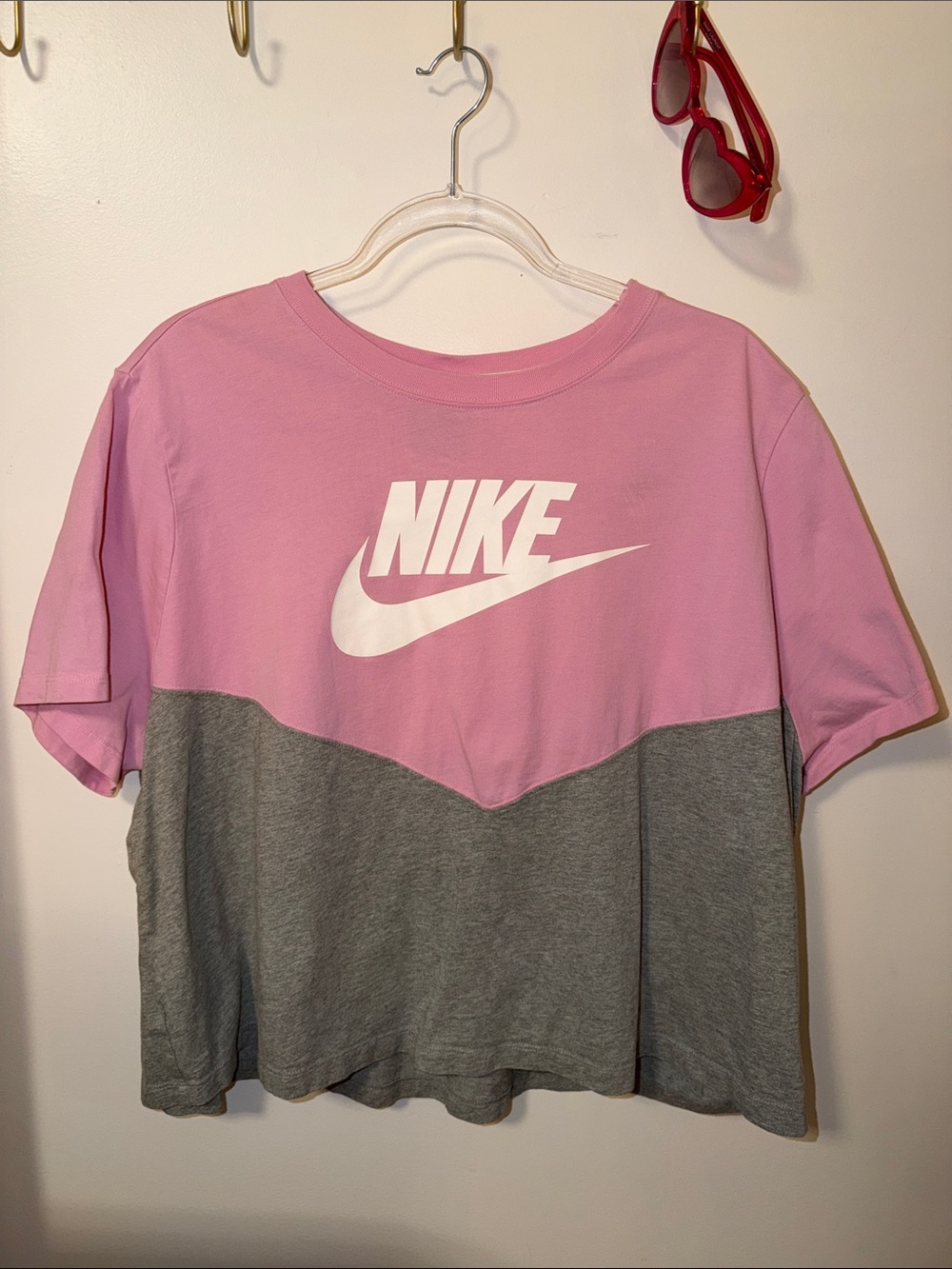 Nike NWOT Pink and Gray Crop Colorblock Short Sleeve Logo Tee